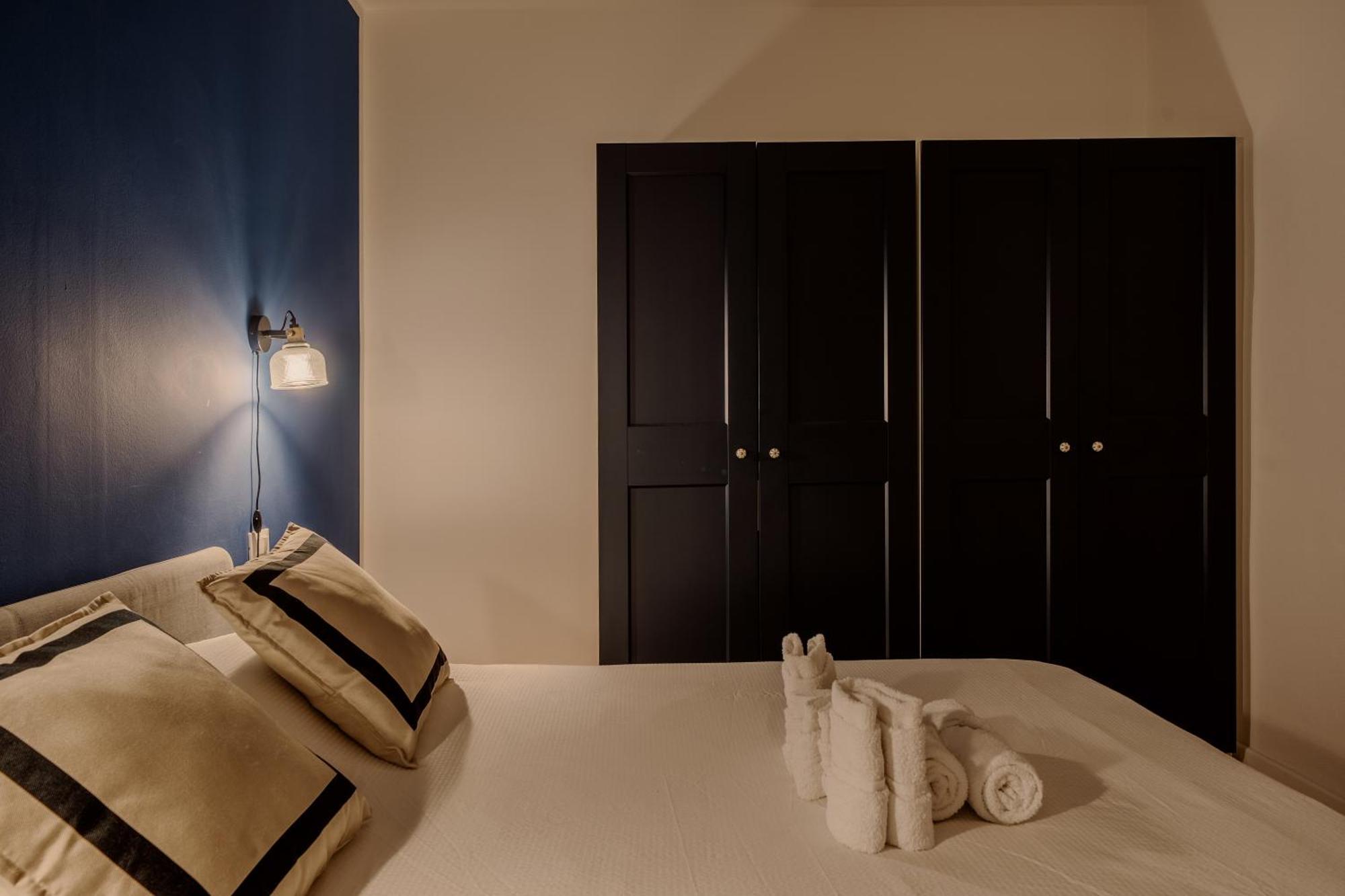 Elegante Appartamento In Marina Триест Экстерьер фото